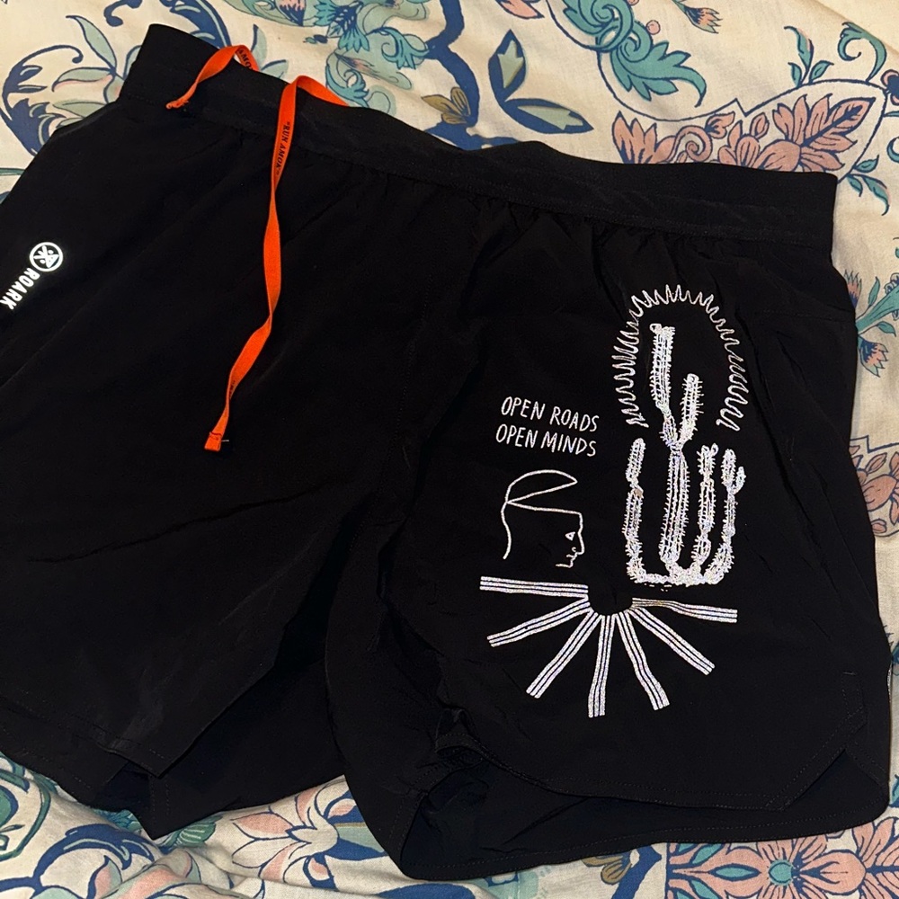 Roark Alta Shorts 5" black medium sold out
